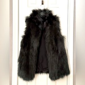 Loft women’s faux fur vest in size XS/S